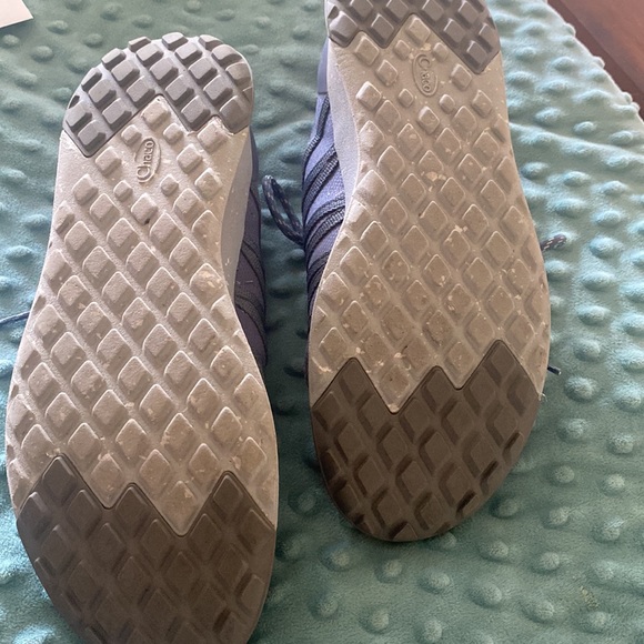 Chacos shoes - Picture 3 of 5